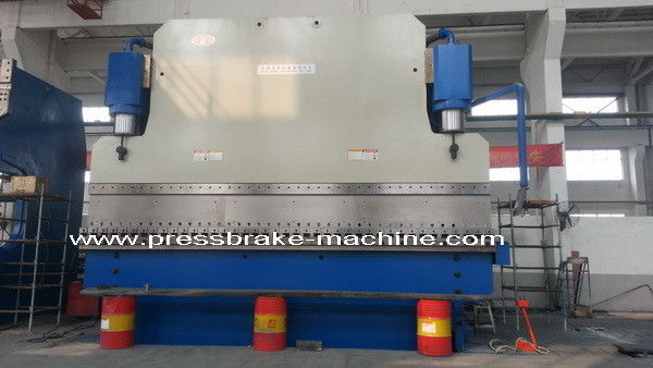 Mesin Bending Plat CNC 1200 Ton 8m Kompensasi Meja Kerja 3000mm Press Brake Tooling