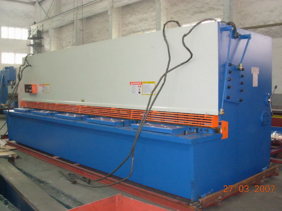 6m Panjang Electric Hydraulic Shearing Cutting Machine Alat Pemotong Lembaran Logam 15KW