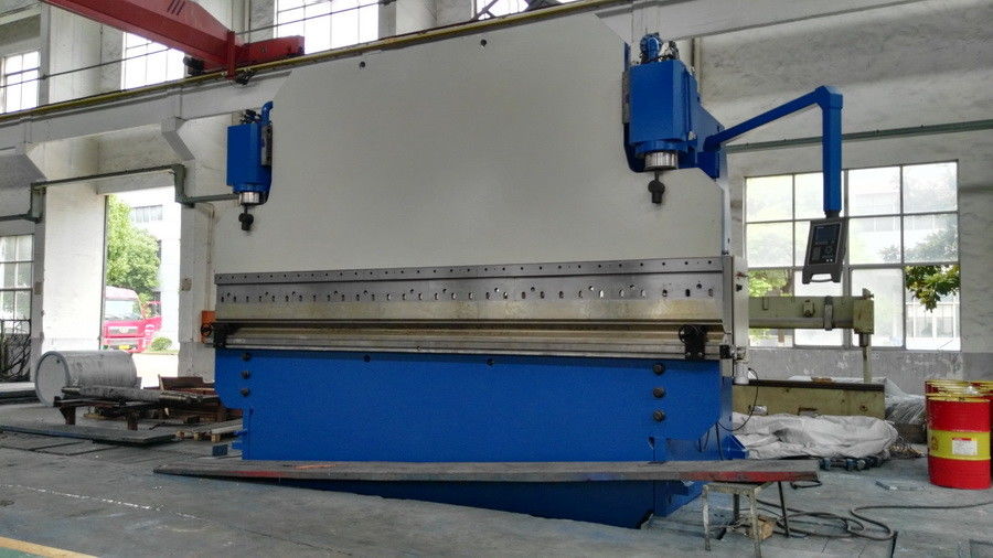 6.5M Metal Sheet CNC Hydraulic Press Brake Forming Dengan Baja Bending 4000KN Force