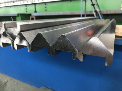 Mesin Bending Pipa Baja 16mm CNC Tandem Press Brake Q345 pipa baja proses lembaran