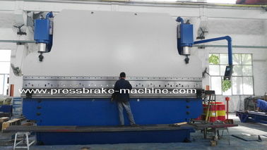 6.5M Metal Sheet CNC Hydraulic Press Brake Forming Dengan Baja Bending 4000KN Force