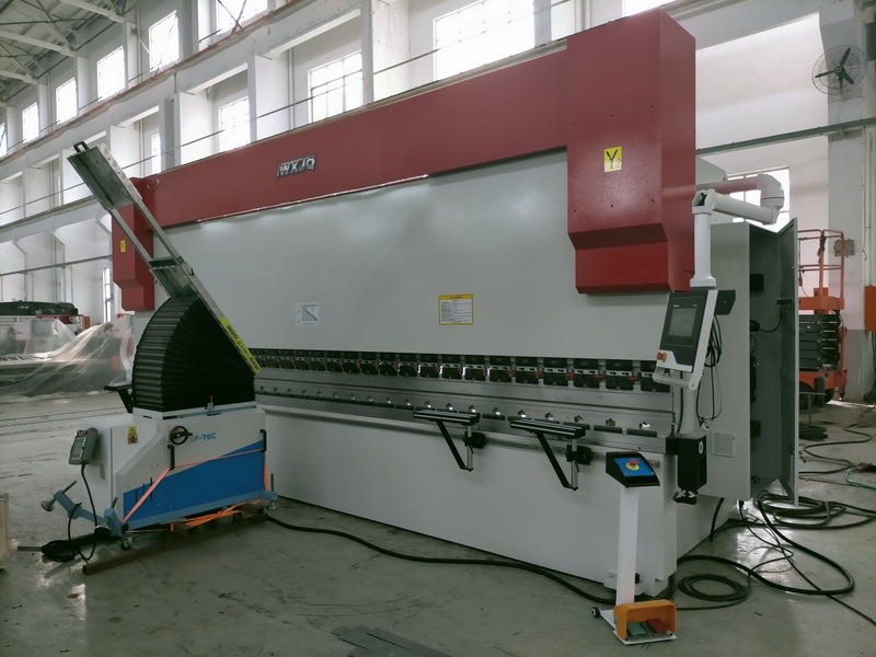 Blog perusahaan terbaru tentang CNC Hydraulic Press Brake Selection Table (Panduan Perbandingan Model)