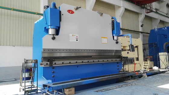 500T Force CNC Hydraulic Press Brake Menggunakan Pada Fabrikasi Logam, Pabrik Otomotif
