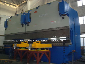 Beli Pengumpanan Depan 2.5M CNC 1000Ton Tandem Press Brake Tool Bending Guardrail Board online manufacture