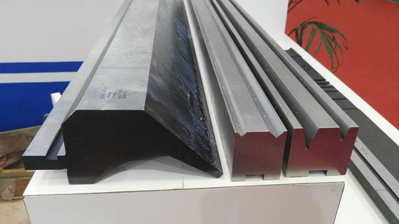 Beli Gaya Eropa Disesuaikan Tekan Rem Perkakas 42CrMo Bagian Pukulan / Mati Cetakan online manufacture