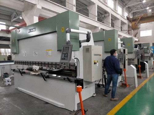 Beli 100 Ton CNC Hidrolik Press Brake Bending Plate Steel Kapasitas Besar online manufacture
