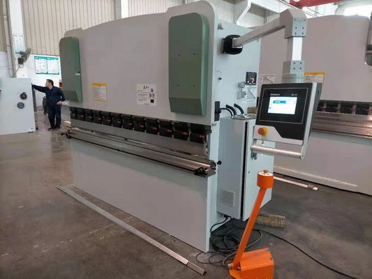 Beli Steel Metal Bending Profile Steel 40T Cnc Press Brake Bending Machine Dengan Sistem DA41T online manufacture