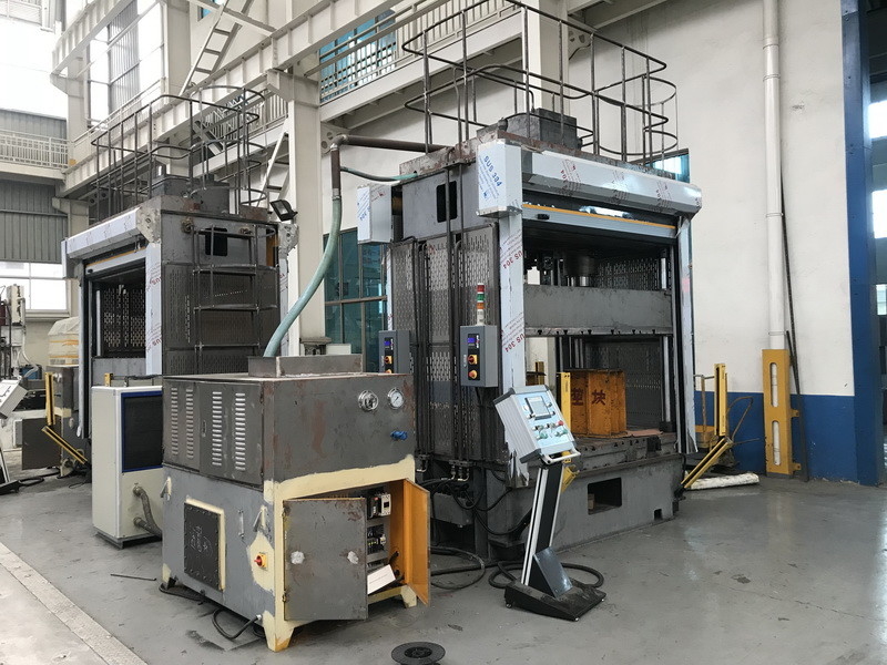 Servo Drive Unit Press Hidrolik CNC Meja Kerja Panjang 2m Dengan Slot Tipe T