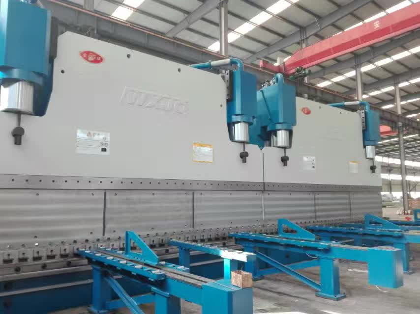 Otomatis 1300T CNC Tandem Hydraulic Press Brake 415V/50Hz Panjang Bending 20 Meter