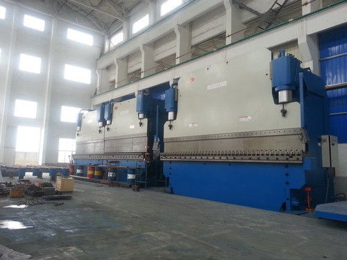 14m Panjang CNC Hydraulic Tadem Press Brake1300 Ton Tekanan Bending U Baja