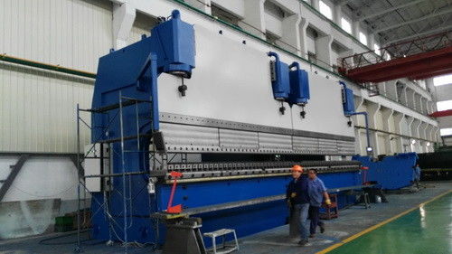 Kecepatan tinggi 1500 Ton CNC Tandem Press Brake Machine 400mm Stroke 300mm Ketinggian Buka