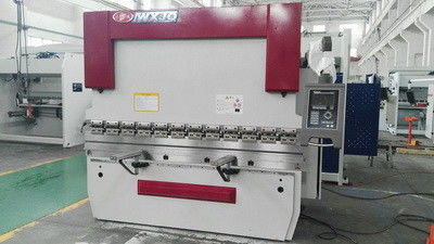 4M Panjang Lembar Logam CNC Hydraulic Press Pengolahan rem baja saluran tipe C