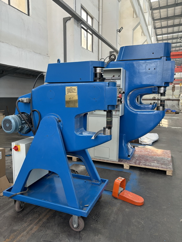 Kraftfomer listrik 350 Mesin pembentuk lembaran Daya Palu Shrinker Stretcher