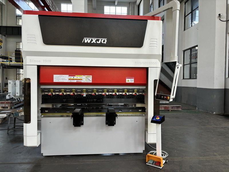 Tipe baru 60T CNC Servo Press Brake 2m Panjang Meja kerja lentur 2.5mm stainless steel