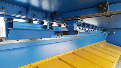 Mesin Geser Hidrolik Guillotine Mechnical 6,5 Geser Baja