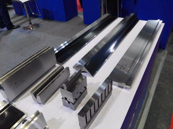 Dua V Bottom Die Hydraulic Press Brake Tools 42CrMo Pengolahan Panas HB300-350