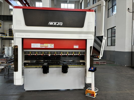 Tipe baru 60T CNC Servo Press Brake 2m Panjang Meja kerja lentur 2.5mm stainless steel