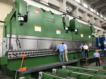 Jenis hidrolik 350mm Stroke CNC Tandem Press Brake 16m Panjang Bending Produk