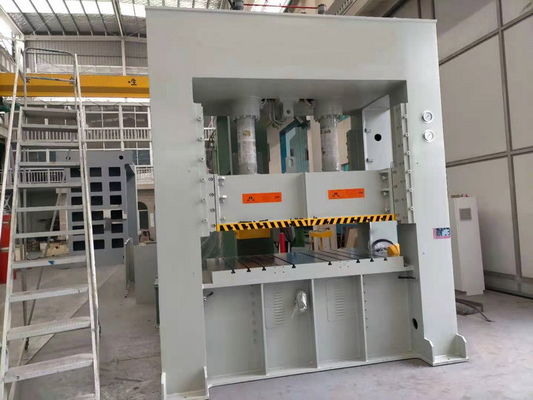 315t Peregangan Mesin Punching Press Hidrolik 24,5mpa